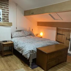 https://cottage-upper-hopton-mirfield-west-yorkshire.yorkshirehotels.net